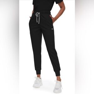 Niaahinn black scrubs both top and bottom